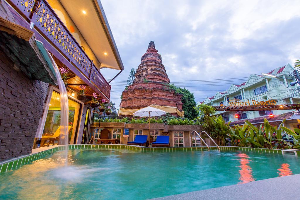 โรงแรม เจดีย์ โฮม